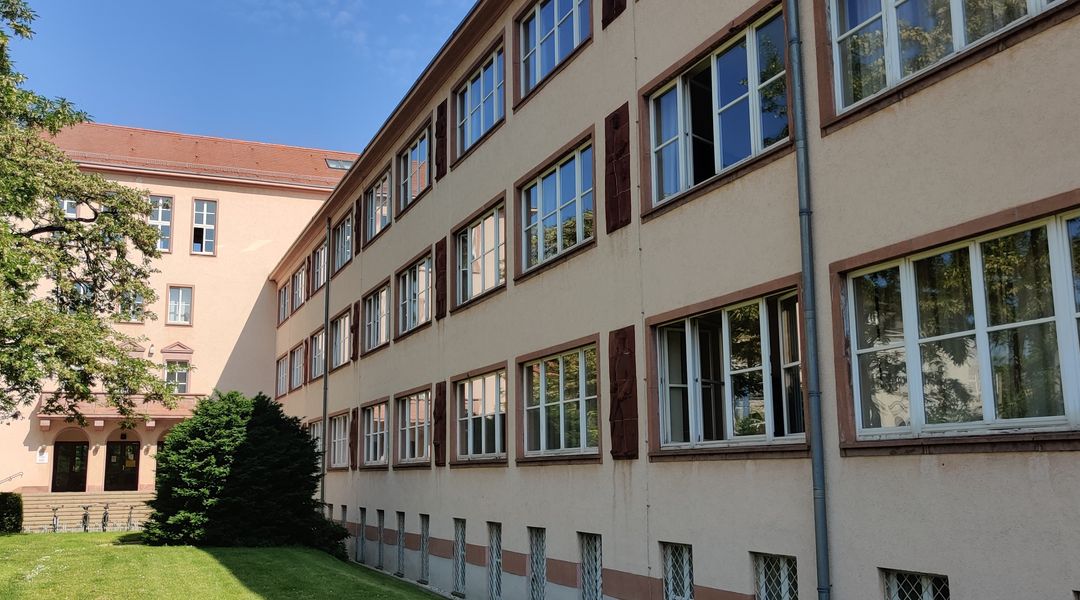 Das Gebäude des Studienkollegs Sachsen in der Lumumbastraße, fotografiert von Dorothée Mießner-Dornburg